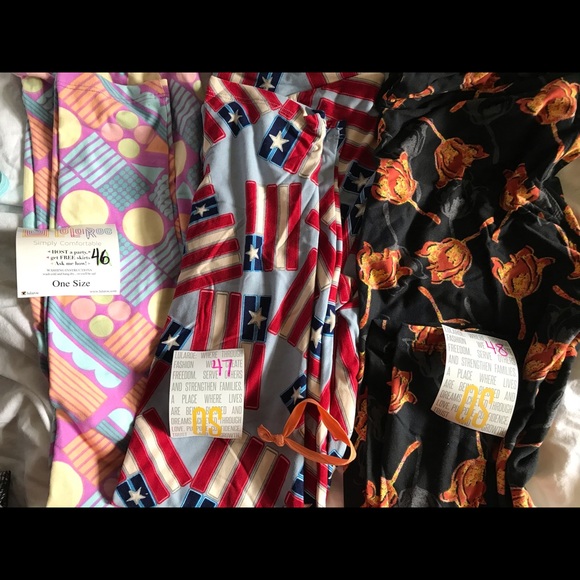 NWT LuLaRoe OS Printed Leggings - Picture 2 of 2